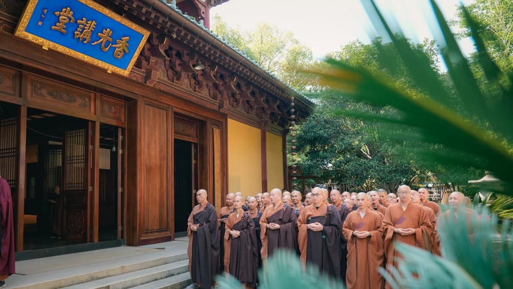 ����ɢ���ģ����������У�һ�����޷𣬽��ѳɷ��