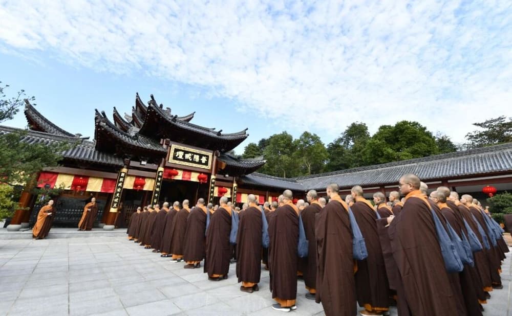 一旦往生,就可以称之为圆出三家